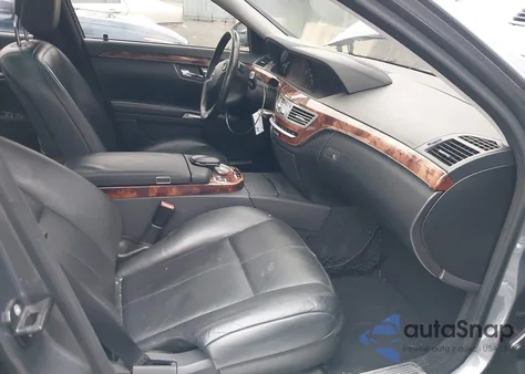 2008 Mercedes-Benz S 550 4Matic z USA, uszkodzony, nr VIN WDDNG86X48A175433